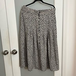 H&M Floral Print black & white MIDI skirt w/ buttons - size 14 (ONLY WOR…